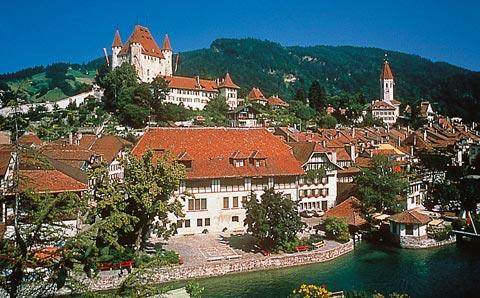 Stadt Thun mit Schloss